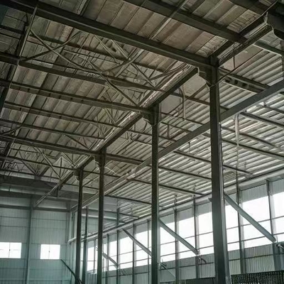Construction de bâtiments préfabriqués / préfabriqués en acier