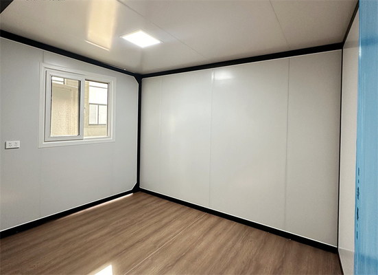 Maison de conteneurs de 20 pieds brun avec mur de rideau de verre