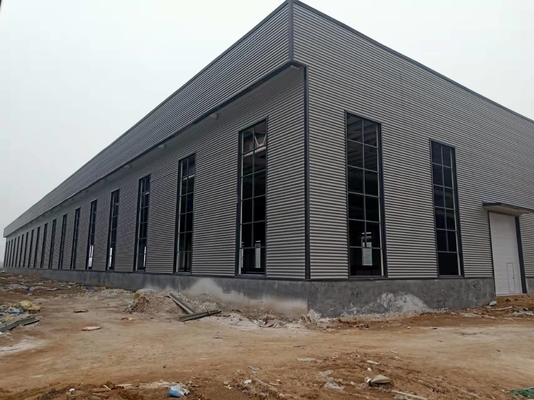 L'auvent laminé à chaud en métal d'atelier de structure métallique a pré fabriqué l'entrepôt