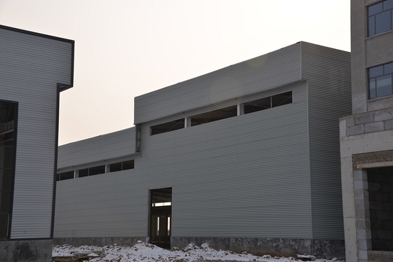 Hangar industriel préfabriqué de construction d'entrepôt de cadre en acier d'OEM Q345B